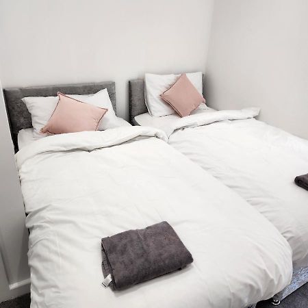 Comfy Diamond Ensuite Room Maidstone With Free Parking And Speedy Wifi Екстериор снимка