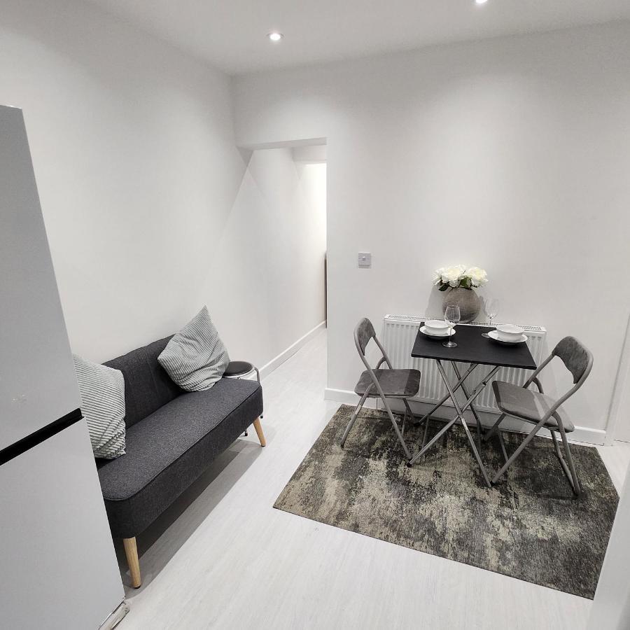 Comfy Diamond Ensuite Room Maidstone With Free Parking And Speedy Wifi Екстериор снимка