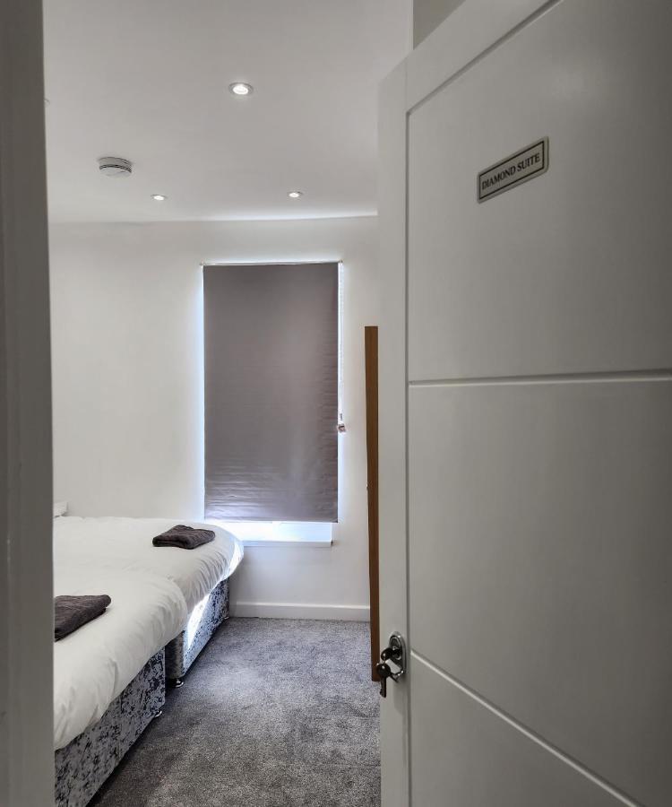 Comfy Diamond Ensuite Room Maidstone With Free Parking And Speedy Wifi Екстериор снимка